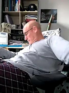 bogland33 online show from March 20, 2025, 3:58 pm