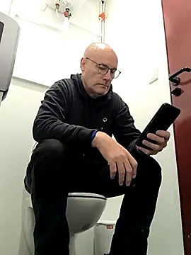 bogland33 online show from October 8, 2025, 10:13 am