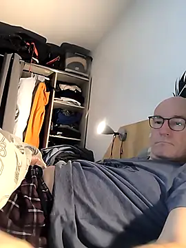 bogland33 online show from November 25, 2025, 12:43 am