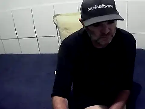 pierdona online show from April 1, 2026, 8:39 pm