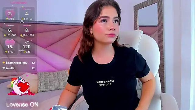 Snapshot of KarenPautt chatting on December 14, 2024, 9:02 pm KarenPautt online show from December 14, 2024, 9:02 pm