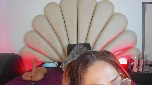 Anna  Spencer online show from March 5, 2025, 12:44 pm