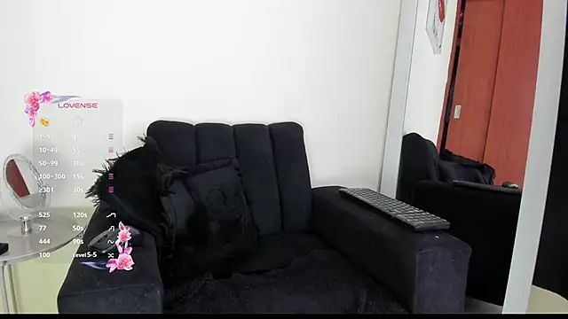 its  angelica  online show from October 8, 2025, 6:05 pm