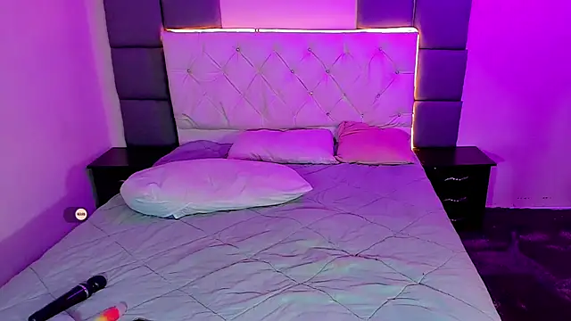 MimiRodriguez online show from January 29, 2025, 7:15 am