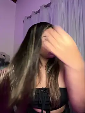 Snapshot of tuckersabrina chatting on February 19, 2025, 11:36 pm tuckersabrina online show from February 19, 2025, 11:36 pm