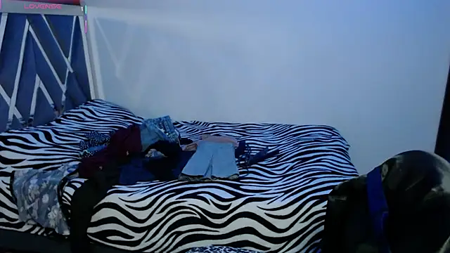 Amber Lovely online show from September 26, 2025, 1:53 am