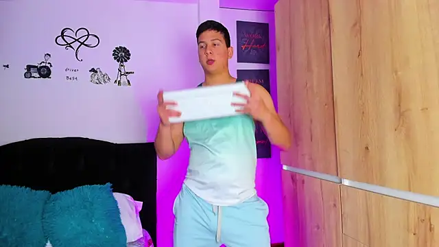 Snapshot of ANDREZALVAREZ chatting on December 3, 2024, 3:09 am ANDREZALVAREZ online show from December 3, 2024, 3:09 am