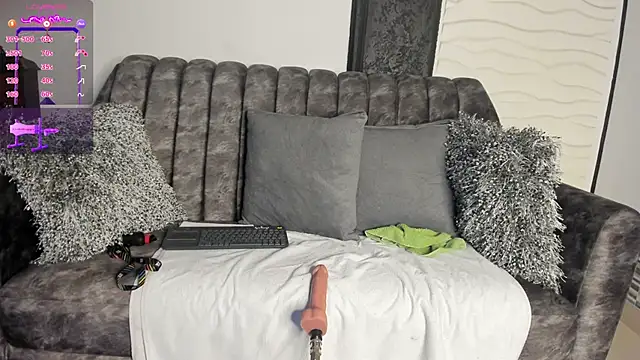 kinky polar online show from December 7, 2024, 1:58 am