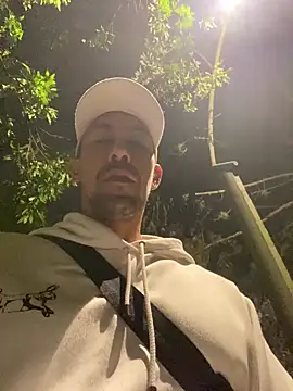 Snapshot of dantedesirexx chatting on March 12, 2025, 8:08 am dantedesirexx online show from March 12, 2025, 8:08 am