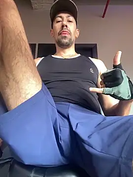 dantedesirexx online show from November 15, 2025, 8:16 pm