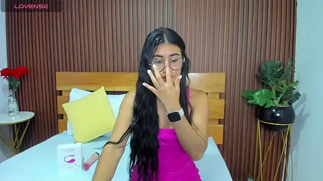 evelin leroy online show from February 13, 2025, 12:11 pm