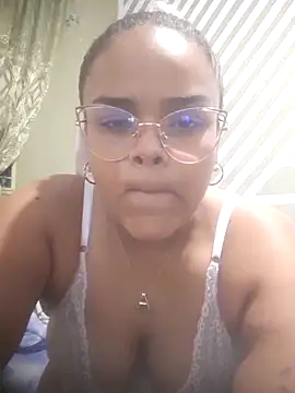 Evabigass online show from February 28, 2025, 9:01 pm