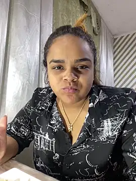 Evabigass online show from February 4, 2026, 9:53 pm