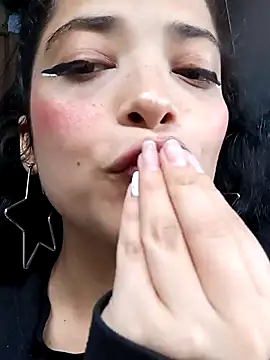 Snapshot of Elvishcassie_ chatting on January 23, 2025, 7:07 pm Elvishcassie online show from January 23, 2025, 7:07 pm