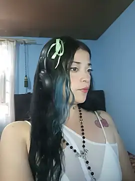 Elvishcassie  online show from May 21, 2026, 8:49 pm
