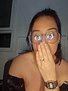 lindsay 33off online show from February 23, 2026, 9:12 pm