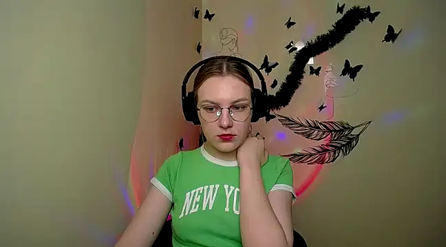 Snapshot of _AlMamiyy_ chatting on February 4, 2025, 7:18 am  AlMamiyy  online show from February 4, 2025, 7:18 am