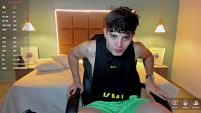 AlejooTwink online show from September 24, 2025, 11:30 pm