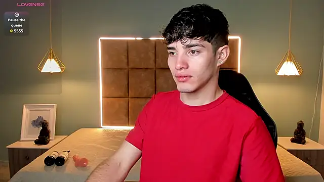 AlejooTwink online show from May 19, 2026, 4:19 am
