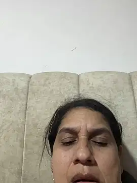 siri duque online show from November 7, 2025, 2:33 am