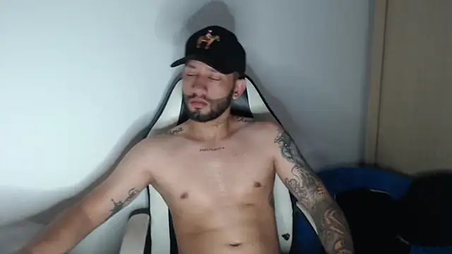 maxXximo777 online show from March 4, 2025, 1:06 pm