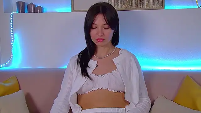 AlexandraBloom online show from March 6, 2025, 9:31 pm