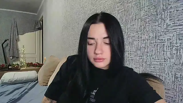 Liana diva online show from December 22, 2025, 2:14 pm