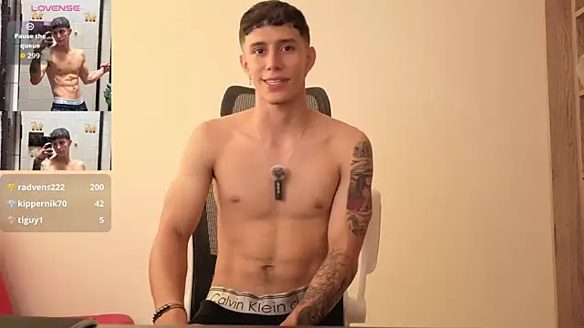 Cristopher23  online show from September 21, 2025, 1:02 pm