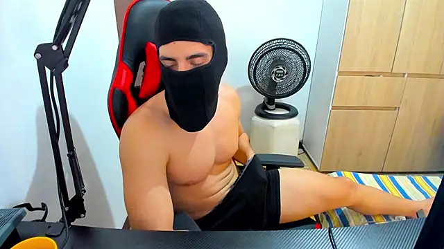 Calihotcaliente277 online show from January 10, 2025, 4:20 pm