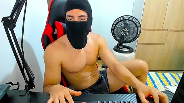 Calihotcaliente277 online show from January 14, 2025, 2:43 pm