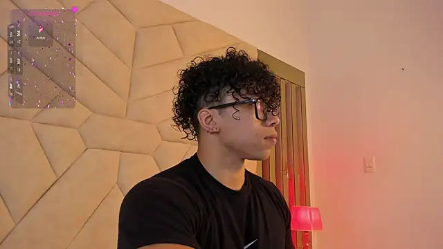 Snapshot of AkazaBoy_ chatting on November 6, 2025, 4:46 am AkazaBoy online show from November 6, 2025, 4:46 am