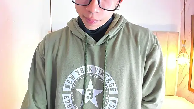 Snapshot of AkazaBoy_ chatting on November 28, 2025, 3:53 am AkazaBoy online show from November 28, 2025, 3:53 am