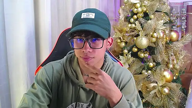 Snapshot of AkazaBoy_ chatting on December 17, 2025, 4:07 am AkazaBoy online show from December 17, 2025, 4:07 am