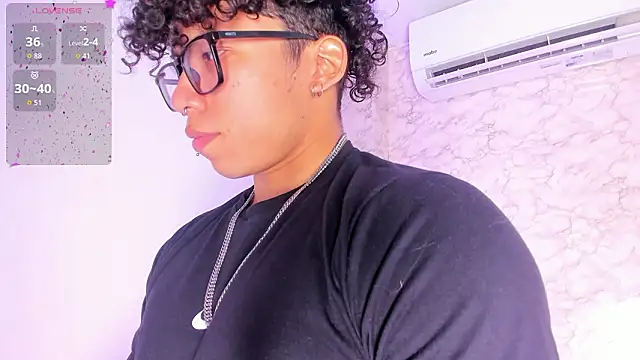 Snapshot of AkazaBoy_ chatting on February 19, 2026, 4:52 am AkazaBoy online show from February 19, 2026, 4:52 am