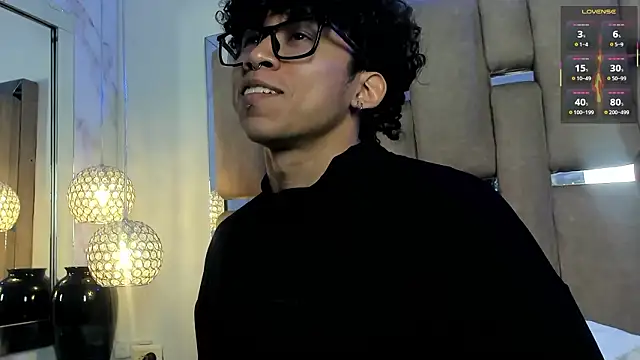 Snapshot of AkazaBoy_ chatting on February 24, 2026, 5:05 am AkazaBoy online show from February 24, 2026, 5:05 am