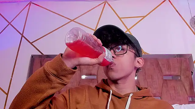 AkazaBoy  online show from April 13, 2026, 4:51 am