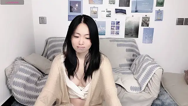 Snapshot of LiLiYbaby chatting on December 15, 2024, 3:42 pm LiLiYbaby online show from December 15, 2024, 3:42 pm