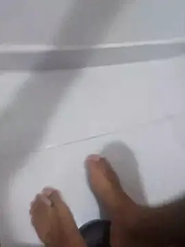 alvaroenriqe23 online show from October 25, 2025, 7:19 pm