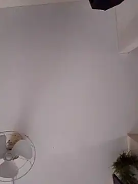 alvaroenriqe23 online show from January 19, 2026, 4:11 pm