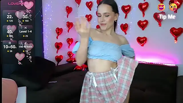 Snapshot of Emillias chatting on March 4, 2025, 5:45 pm Emillias online show from March 4, 2025, 5:45 pm