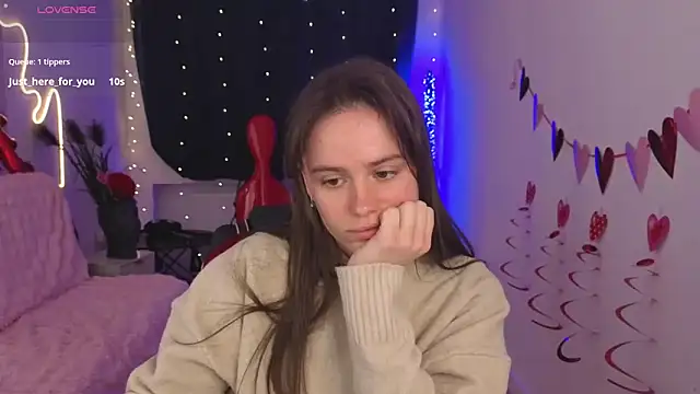 Snapshot of Emillias chatting on February 16, 2026, 2:13 pm Emillias online show from February 16, 2026, 2:13 pm