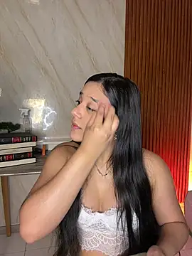 Snapshot of floriamANDjazmin chatting on May 15, 2026, 6:48 pm floriamANDjazmin online show from May 15, 2026, 6:48 pm