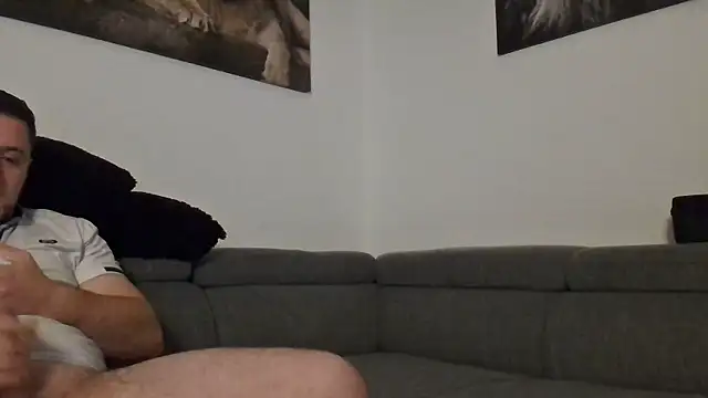 Snapshot of LoveXAddict chatting on January 5, 2025, 9:14 pm LoveXAddict online show from January 5, 2025, 9:14 pm