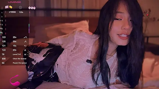 kimmy chi  online show from October 6, 2025, 5:54 pm