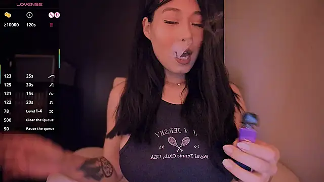 kimmy chi  online show from November 26, 2025, 6:53 pm