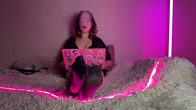 misswishh  online show from December 6, 2024, 2:13 am