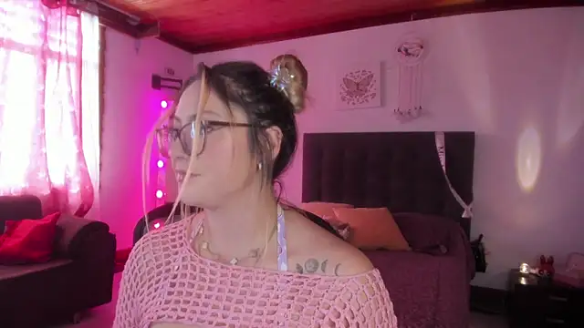 miss julietaa online show from February 25, 2026, 3:21 pm