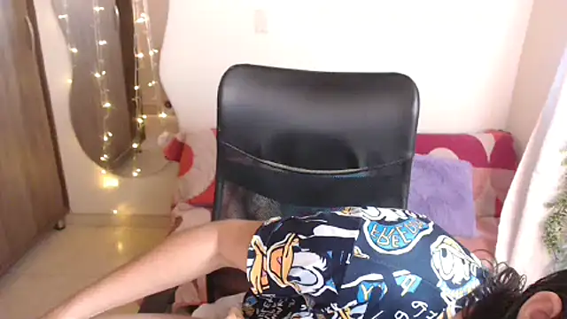 Snapshot of LUCY_LI chatting on January 11, 2025, 6:33 pm LUCY LI online show from January 11, 2025, 6:33 pm