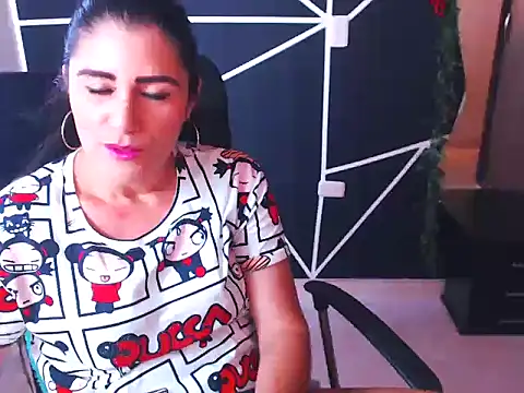 Snapshot of LUCY_LI chatting on March 3, 2025, 6:22 pm LUCY LI online show from March 3, 2025, 6:22 pm