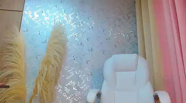 Snapshot of talianaprada chatting on December 8, 2024, 3:53 am talianaprada online show from December 8, 2024, 3:53 am